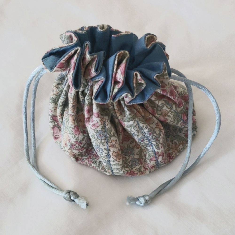 NWOT Floral Jewelry Drawstring Pouch - OS - Picture 5 of 9